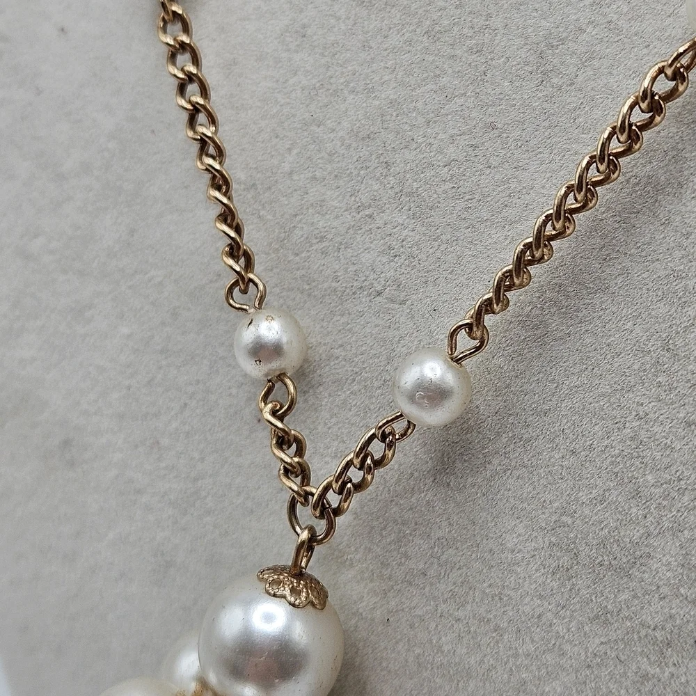 VINTAGE Park Lane Faux Pearl Cluster Pendant Gold Tone Beaded Necklace Signed